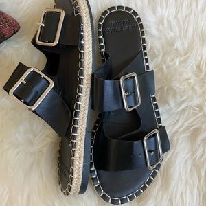 Abercrombie & Fitch black leather buckle Sandals